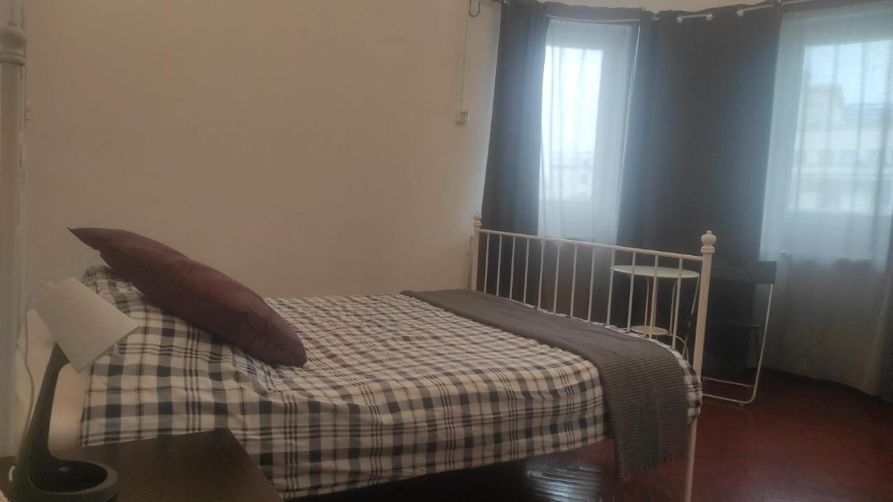 La Casa De Danel Apartment Bukares Bagian luar foto