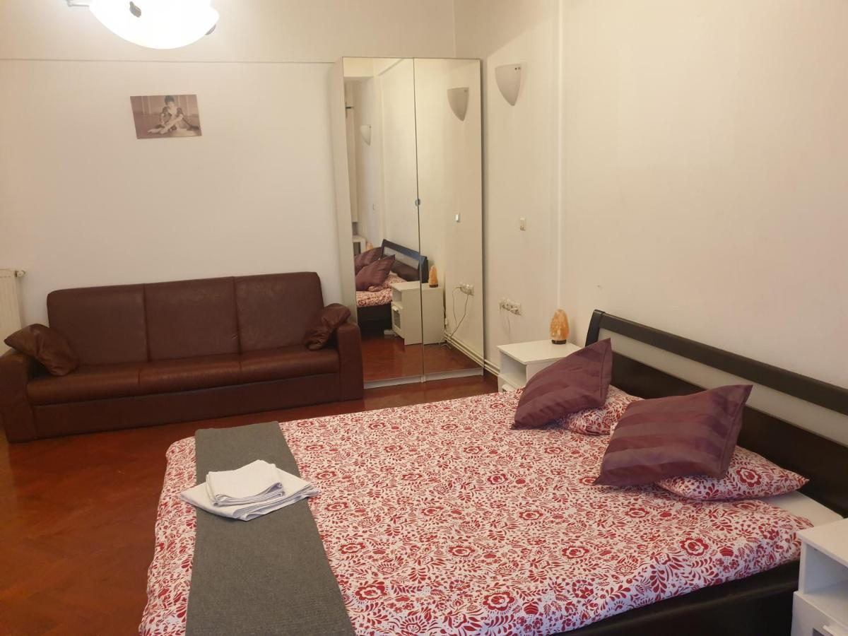 La Casa De Danel Apartment Bukares Bagian luar foto
