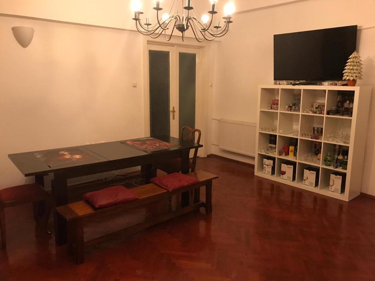 La Casa De Danel Apartment Bukares Bagian luar foto